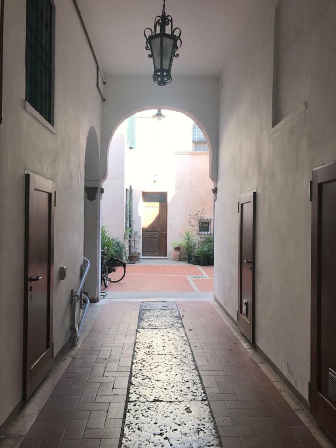 Ferienwohnung Elena Ferrara Exterior foto